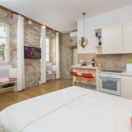 That Place Studio Apartment Trogir Exterior photo